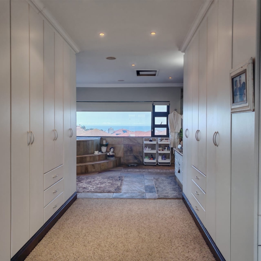 5 Bedroom Property for Sale in Avonddans Western Cape